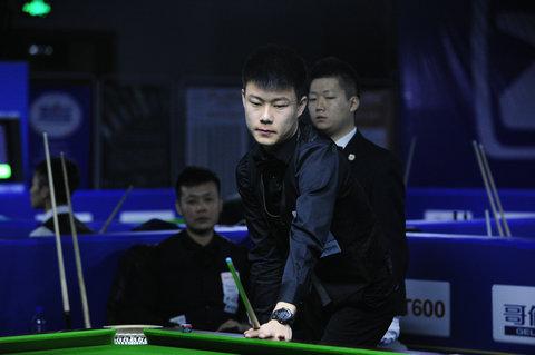 争议！总决赛G2裁判狂吹59犯+70罚 北京35犯送广厦43罚被吹懵